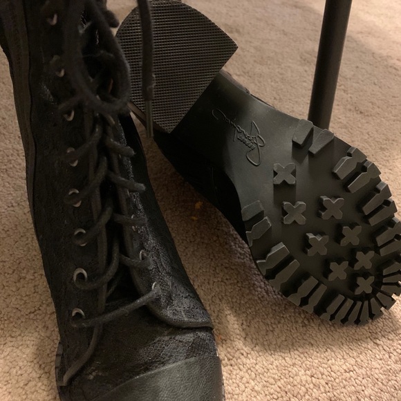 Report Black Lace Booties - Picture 4 of 4